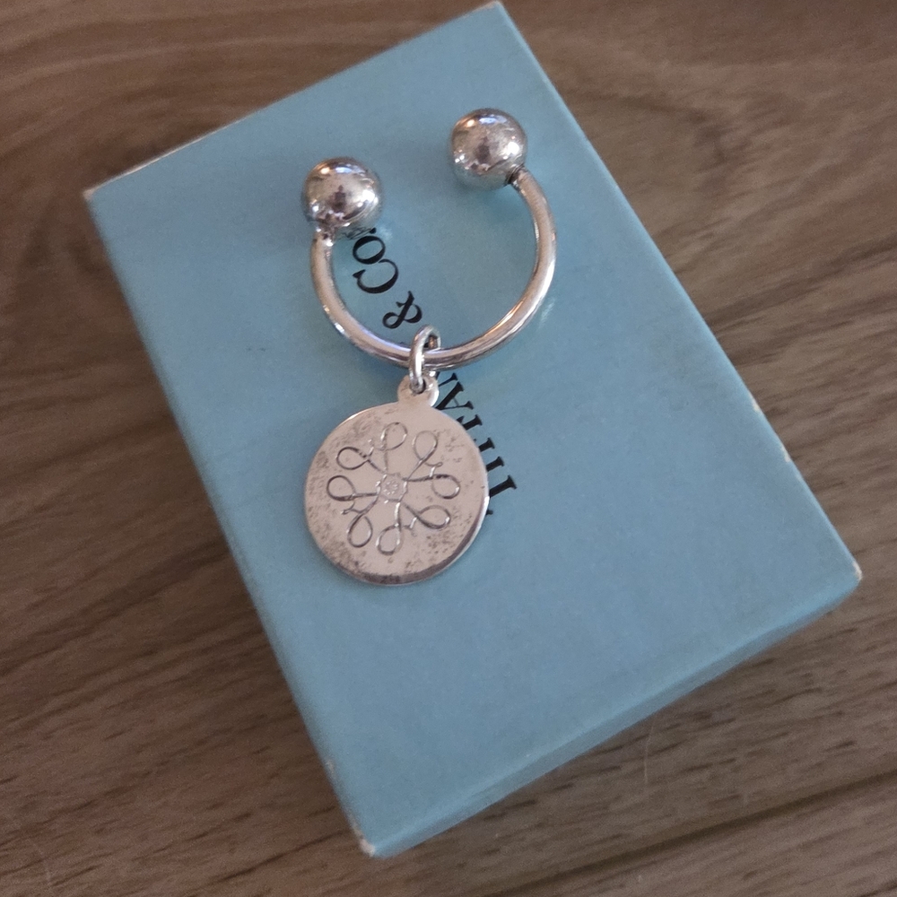 Tiffany & Co Sterling Silver Makers Horseshoe Key Ring Round Medallion Charmโ